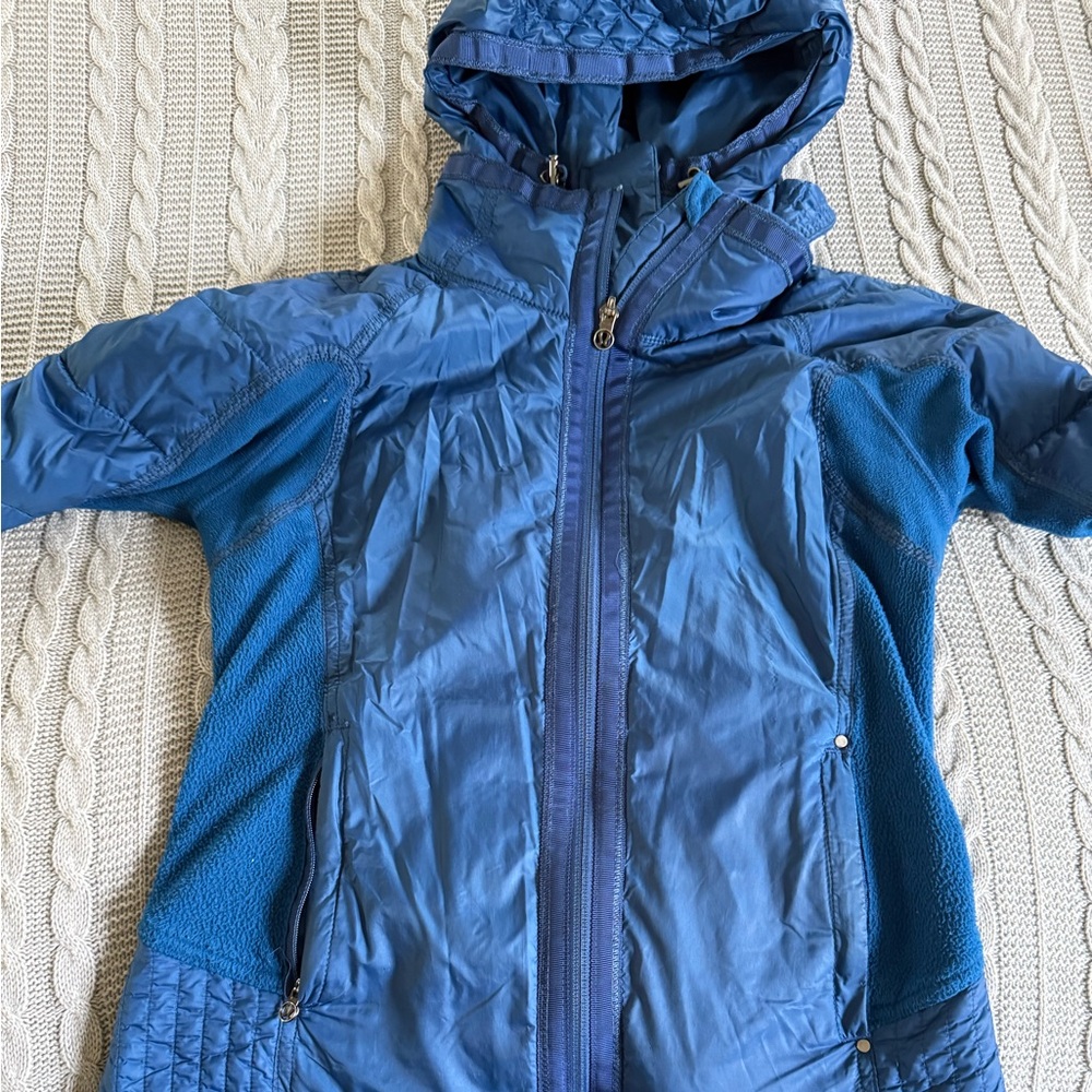 Lululemon Women’s Blue Running Jacket with hood Size 4